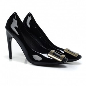 Roger Vivier パテントレザーパンプス
