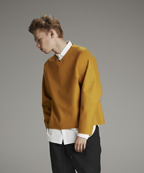 ato COMPRESSED SMOOTH V NECK
