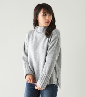 Avan Lily 起毛総針ゆるハイネックラメニットPO