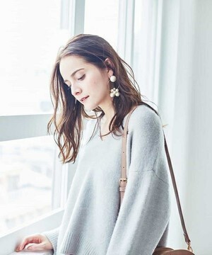 MK MICHEL KLEIN 【洗える】Vネックカラーニット