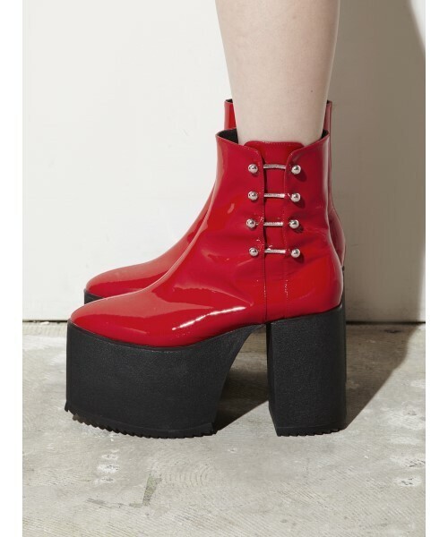PAMEO POSE PIERCED ANKLE BOOTS