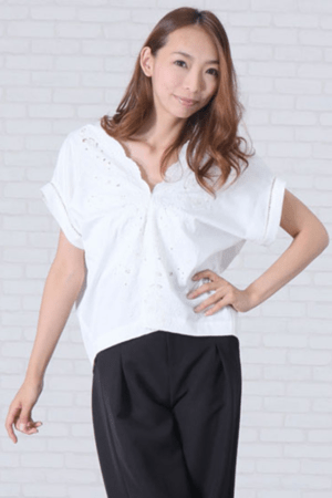 &g’aime &g'aime【980-60209】カットワーク刺繡スカラップブラウス
