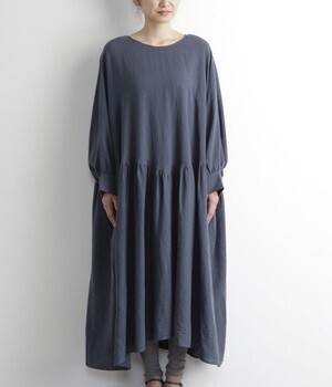 Cassure シンメトリーギャザーワンピース