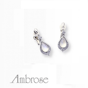 Ambrose 貝覆い　K18ホワイトゴールド/ダイヤモンド/白蝶貝イヤリング