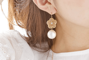 raffia Fille flower pierced