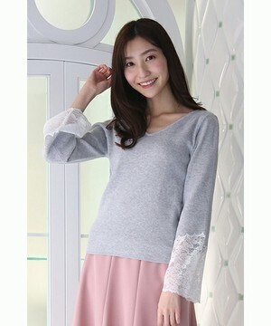PATTERN fiona Ｂａｃｋチャームレース刺しゅうニット