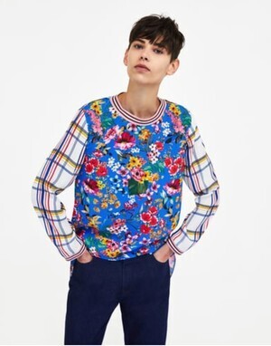 ZARA コントラストプリント柄トップス