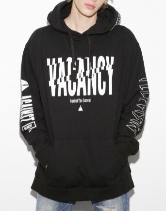 LEGENDA VACANCY プルオーバーパーカー