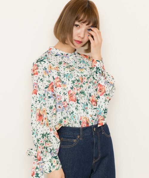Ray Cassin 花柄ドット袖リボンブラウス