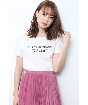JUSGLITTY メッセージ刺繍Tシャツ