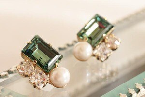 Emiko Watanabe collection ビジューピアスP3130-G