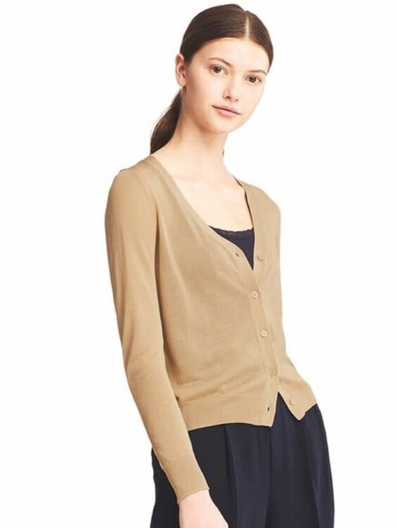 UNIQLO ライトVネックカーディガン
