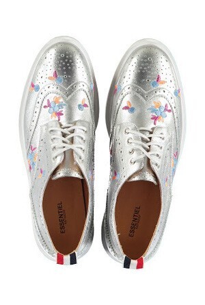 Essentiel Antwerp EMBROIDERED LEATHER BROGUES