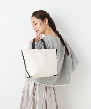 HITCH HIKE MARKET stitch line tote bag