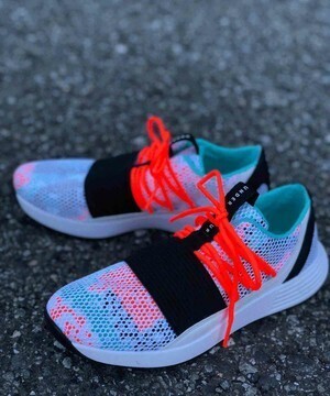 UNDER ARMOUR ブリースレース