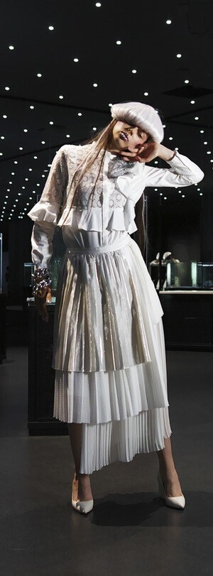 Adonisis COTTON CIRCLE FLOWER EMBROIDERY SHIRTING COTTON WOVEN ASSYMETRY RUFFLE COLLAR-LESS BLOUSE