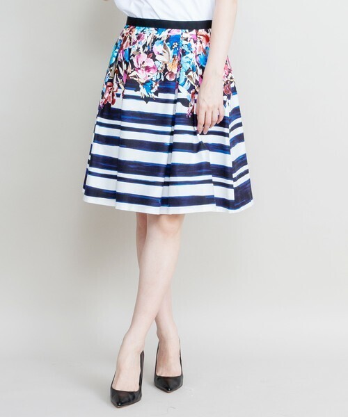 LANVIN en Bleu フラワーボーダースカート