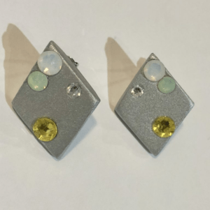 Milea ウッドダイヤ型×スワロフスキーピアス