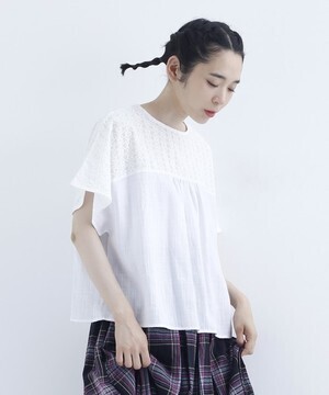 merlot 綿麻デコルテフラワーレースブラウス