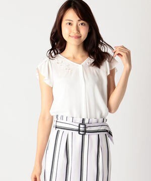 MISCH MASCH 袖フレアー刺繍ブラウス