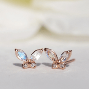 Sweets Jewelry Market 【1299753】 K10PG ブルームーンストーン ダイヤモンド 0.02ct バタフライ(蝶) ピアス