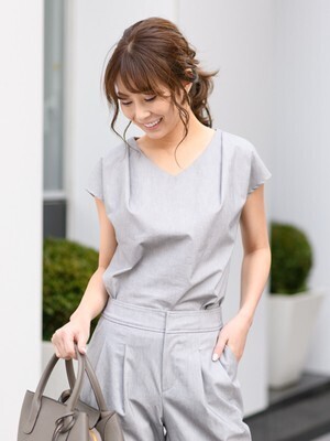 TONAL ハイストレッチノースリブラウス