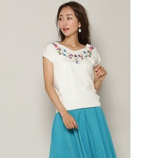 And Couture カラフルビジューVネックノースリプルオーバー