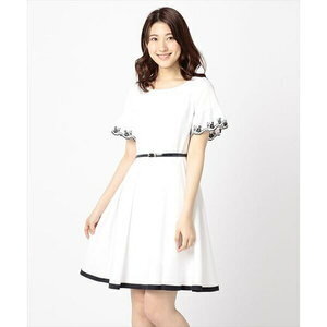 LAISSE PASSE 袖刺繍バイカラーワンピース