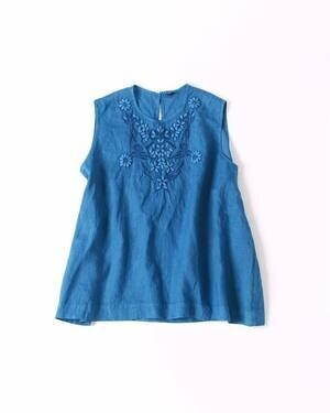 45R 藍リネンくるみ刺繍NO SLEEVE TOP