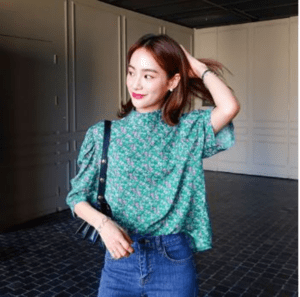 IMVELY 【IMVELY】Puffed Sleeves Floral BlouseI71BL0071/12904130001