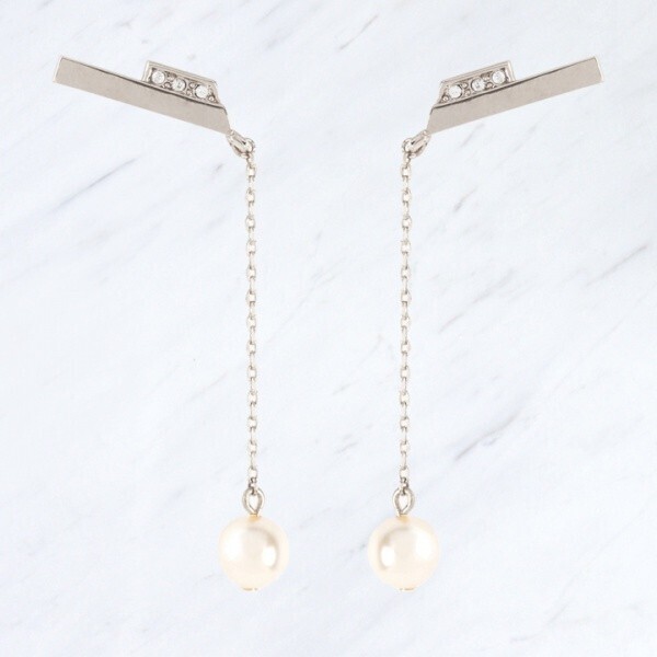 Grosse Glace Pearl Moment スイングピアス プラチナ