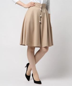 LAISSE PASSE パールボタンフレアースカート