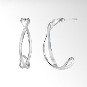 STAR JEWELRY WAVE PIERCED EARRINGS