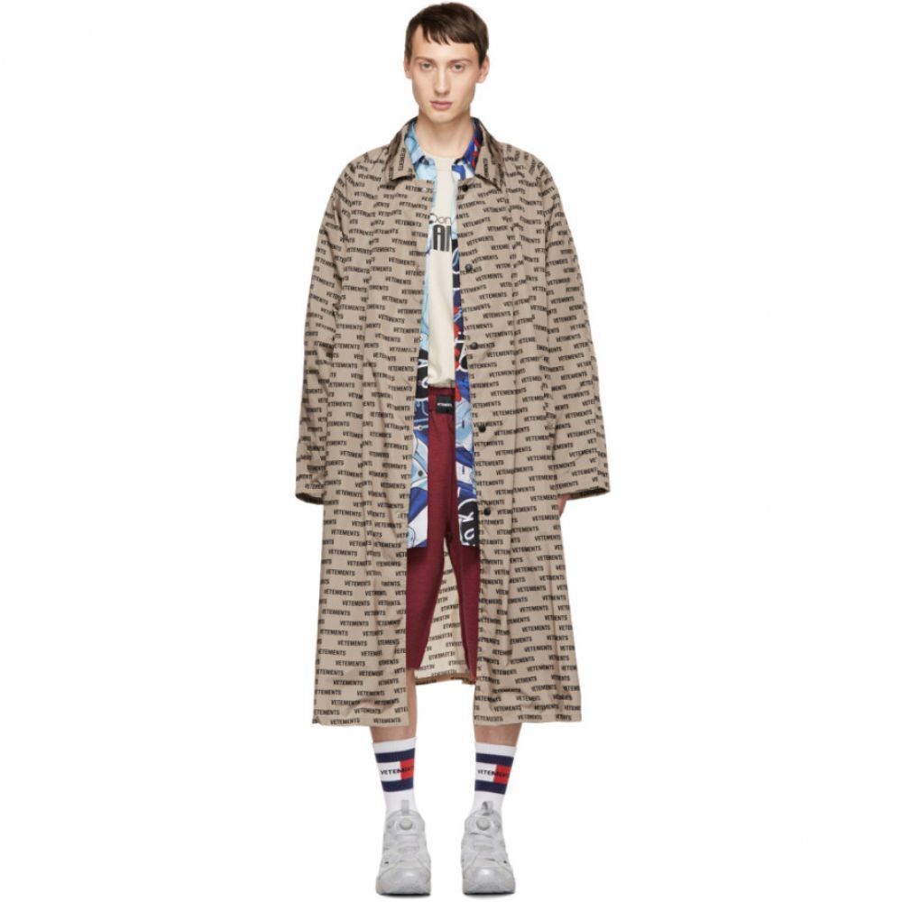 VETEMENTS メンズ アウター コート【Beige Waterproof Monogram Car Coat】