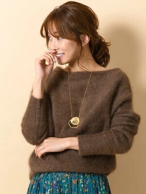 TONAL ラクーンボートネックニット