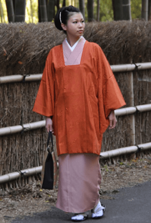 KIMONOMACHI 「朱色 縞にゆらぎ線、花模様」