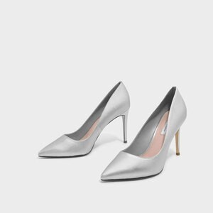CHARLES & KEITH BASIC POINTED PUMPS
