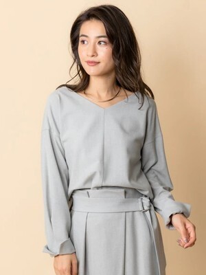 TONAL ウォームツイルVネックブラウス