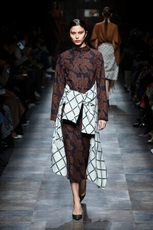 Hanae Mori manuscrit Hanae Mori manuscrit 18-19aw