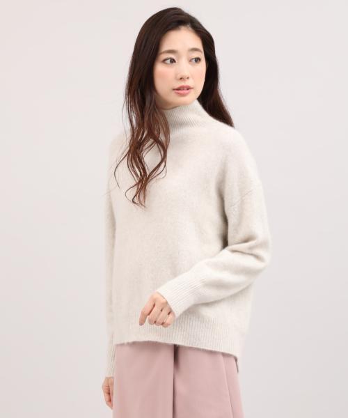 INED ハイネックバックスリットニット