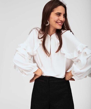 TARA JARMON バックサテンフリルブラウス IMPORTED