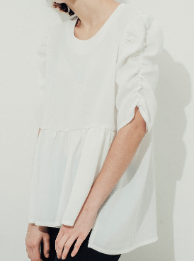 hue DAY TO EVENING GATHERED SLEEVE BLOUSE
