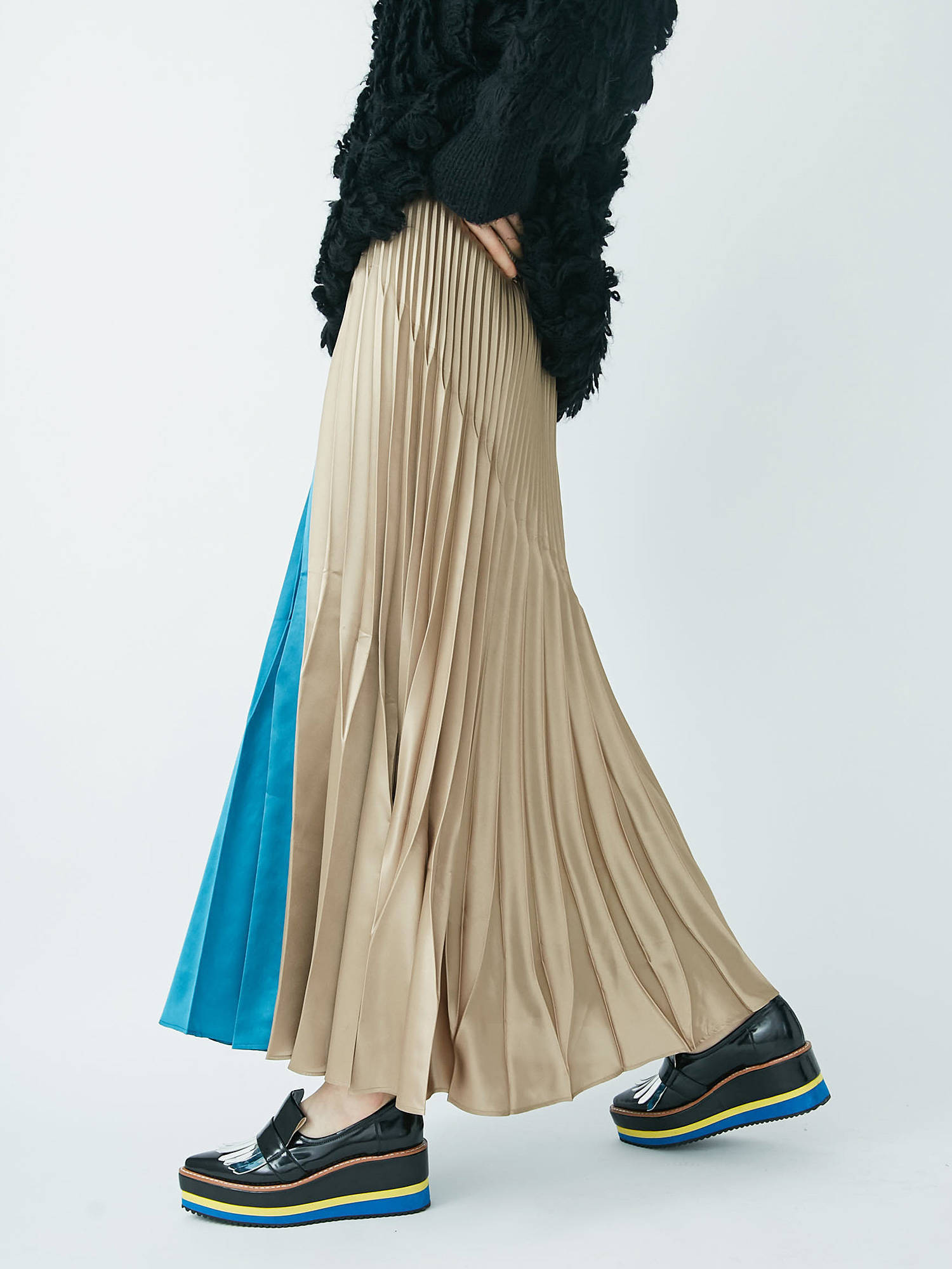 UN3D. ORIGAMI PLEATS SK SB
