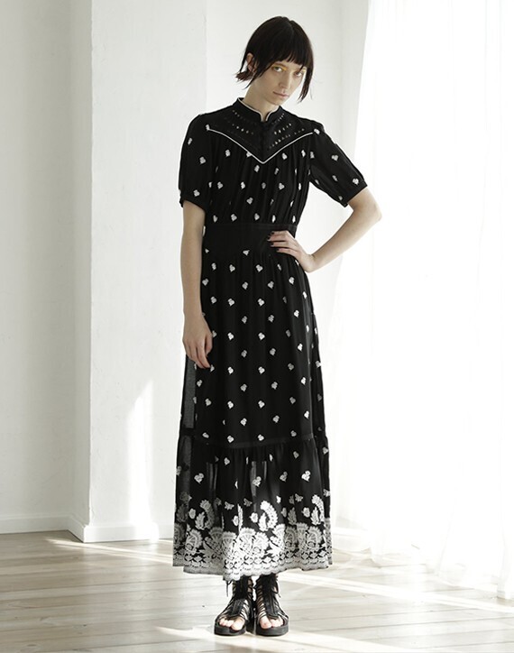 LOKITHO SCALLOP EMBROIDERY YORK DRESS