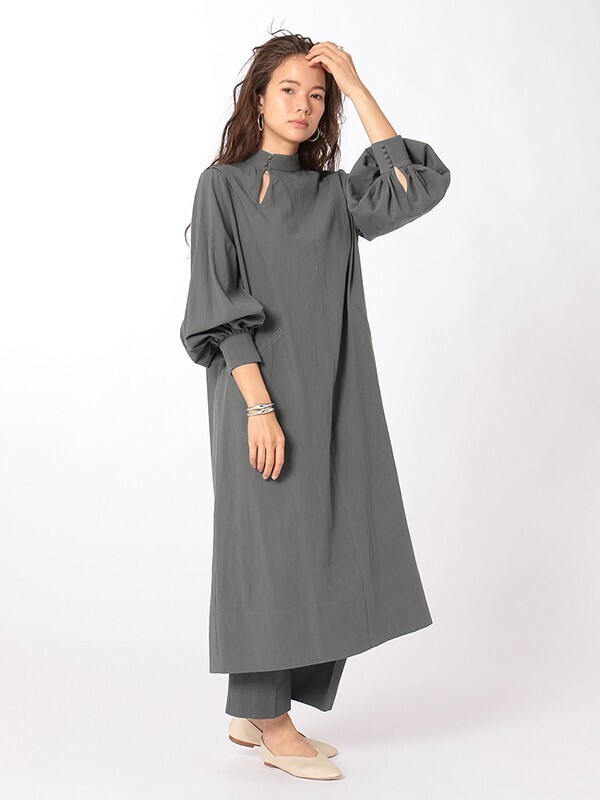 ETRE TOKYO ハイネックスリットコットンドレス