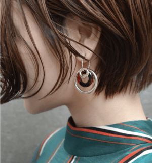 GOLDY 1180904 A Oシェイプ ピアス レッド