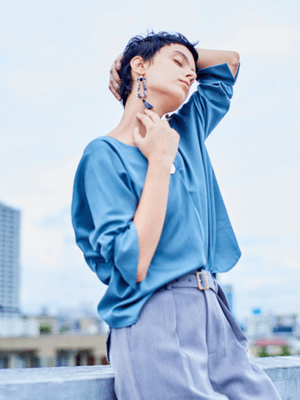 LADYMADE BACKシャーリングスリーブトップス