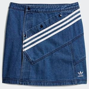 adidas デニムスカート
