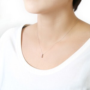 BLOOM BLOOM 【ドラマ着用】K10 ホワイトゴールド ダイヤモンド 3ストーン ネックレス（S）(BAPWB09439) - BLOOM（ブルーム）公式通販
