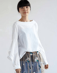 avie スリットデザインスリーブトップス